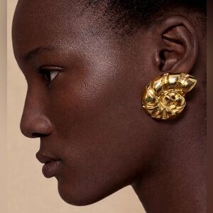 Vintage Chunky Gold Nautilus Sea Shell Statement Clip-On Earrings